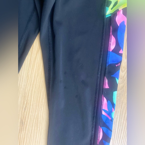 ❤️☀️Pink Victoria Secret Active Yoga Stretch Colorful Black Capris - Picture 9 of 9
